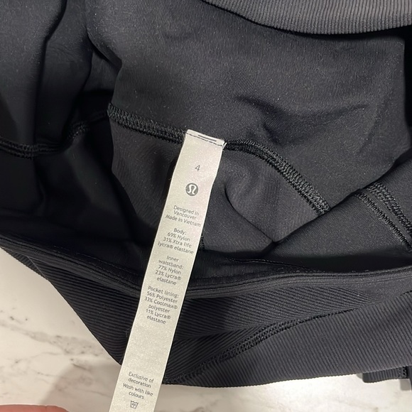 Lululemon Ribbed Contoured High Rise Crop *17" - Picture 6 of 8